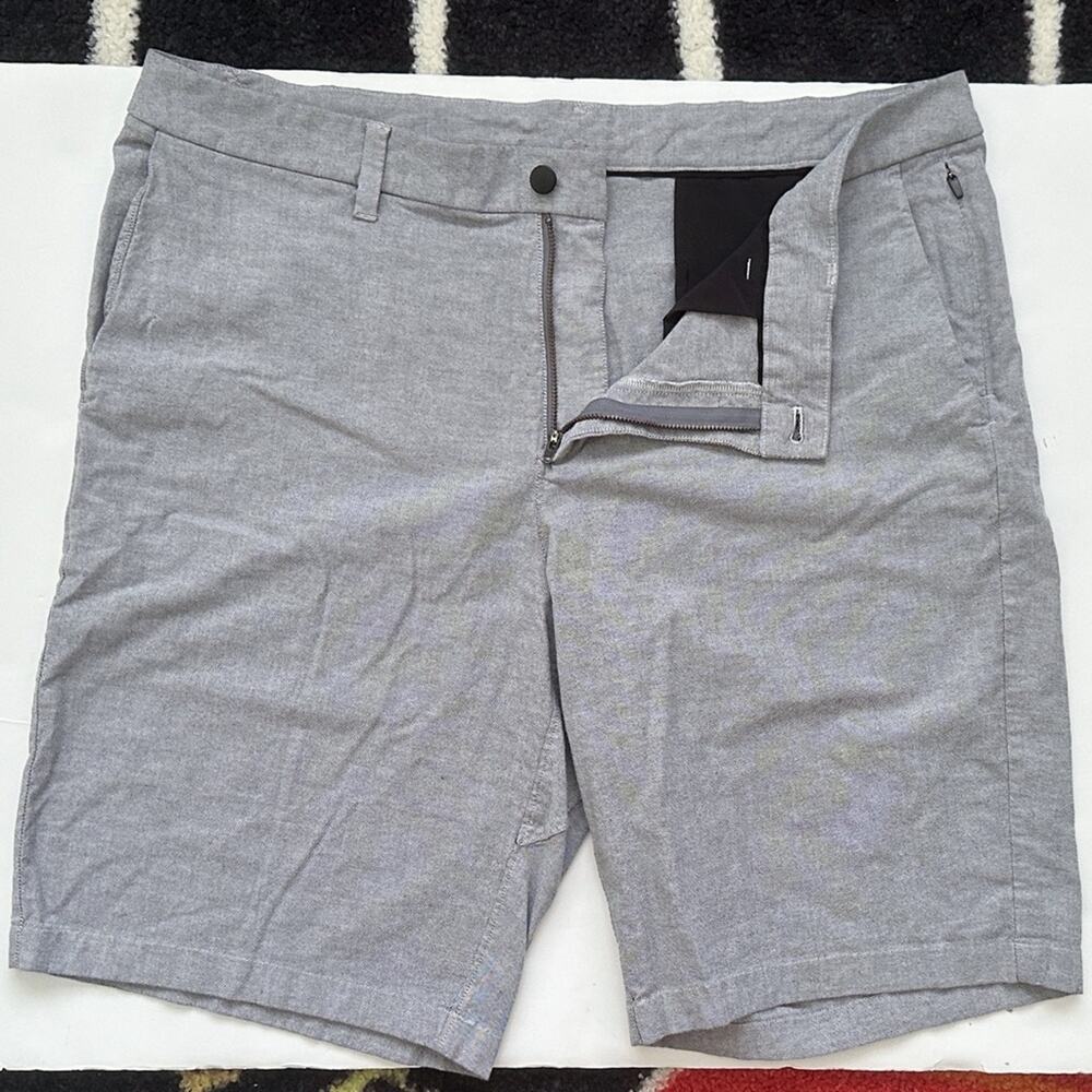 Lululemon Commission Short SZ 40 Relaxed Gray Qwick Oxford 11"